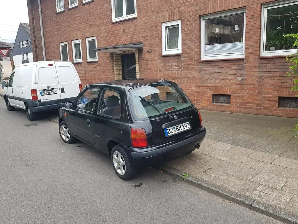 Gebraucht Nissan Micra 54 PS (39 kW) 1997 Schwarz Kleinwagen