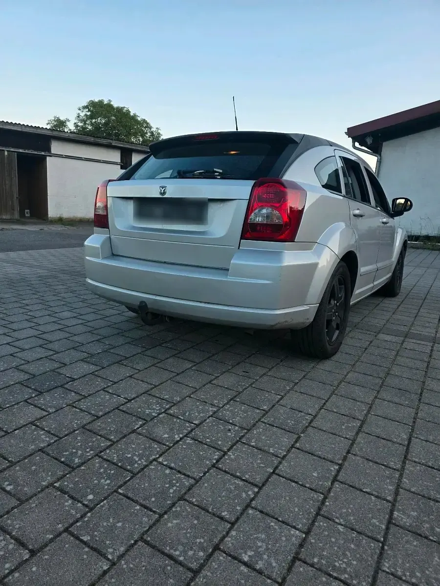 Gebraucht Dodge Caliber 140 PS (102 kW) 2010 Grau Kleinwagen