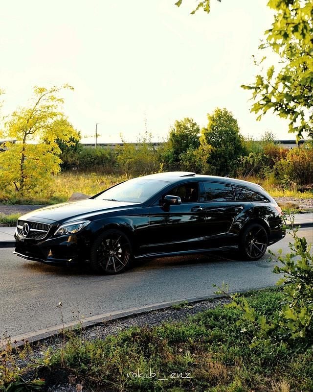 Schwarz Gebraucht 2016 Mercedes CLS500 Shooting Brake Kombi | 28.999 € (Guter Preis) - Bild 1/4