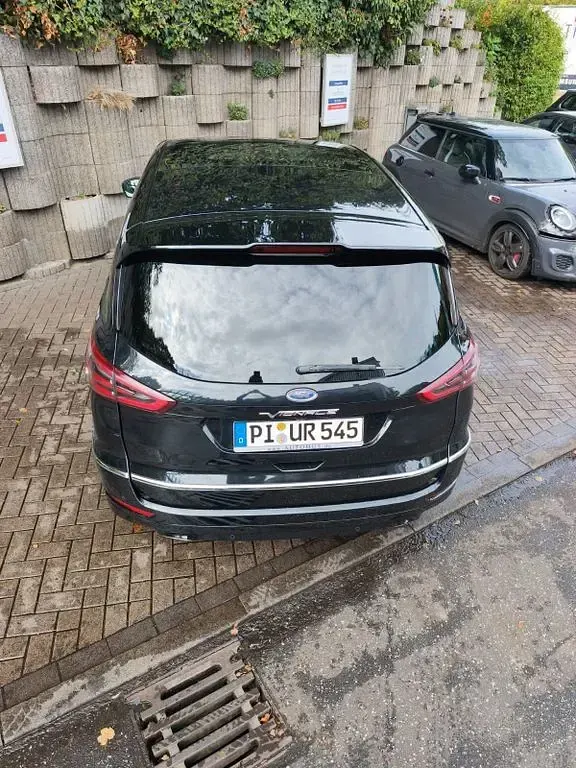 Używany Ford S-MAX Vignale 209 KM (153 kW) 2017 Czarny Minivan