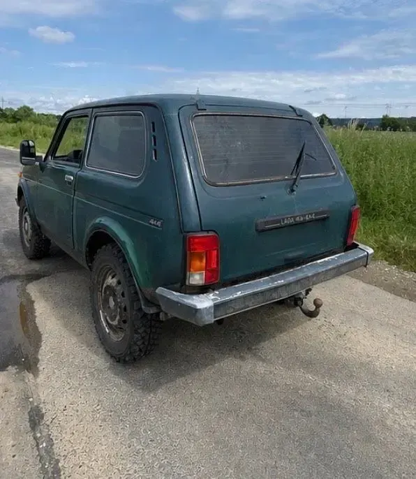 Gebraucht Lada niva 82 PS (60 kW) 2009 Grün SUV