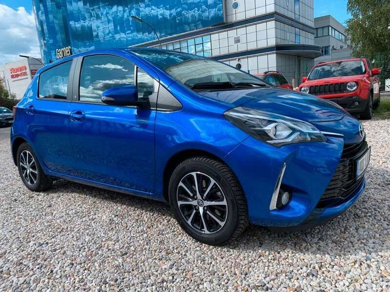 Blau Gebraucht 2018 Toyota Yaris Team Kleinwagen | 12.490 € (Fairer Preis) - Bild 1/4
