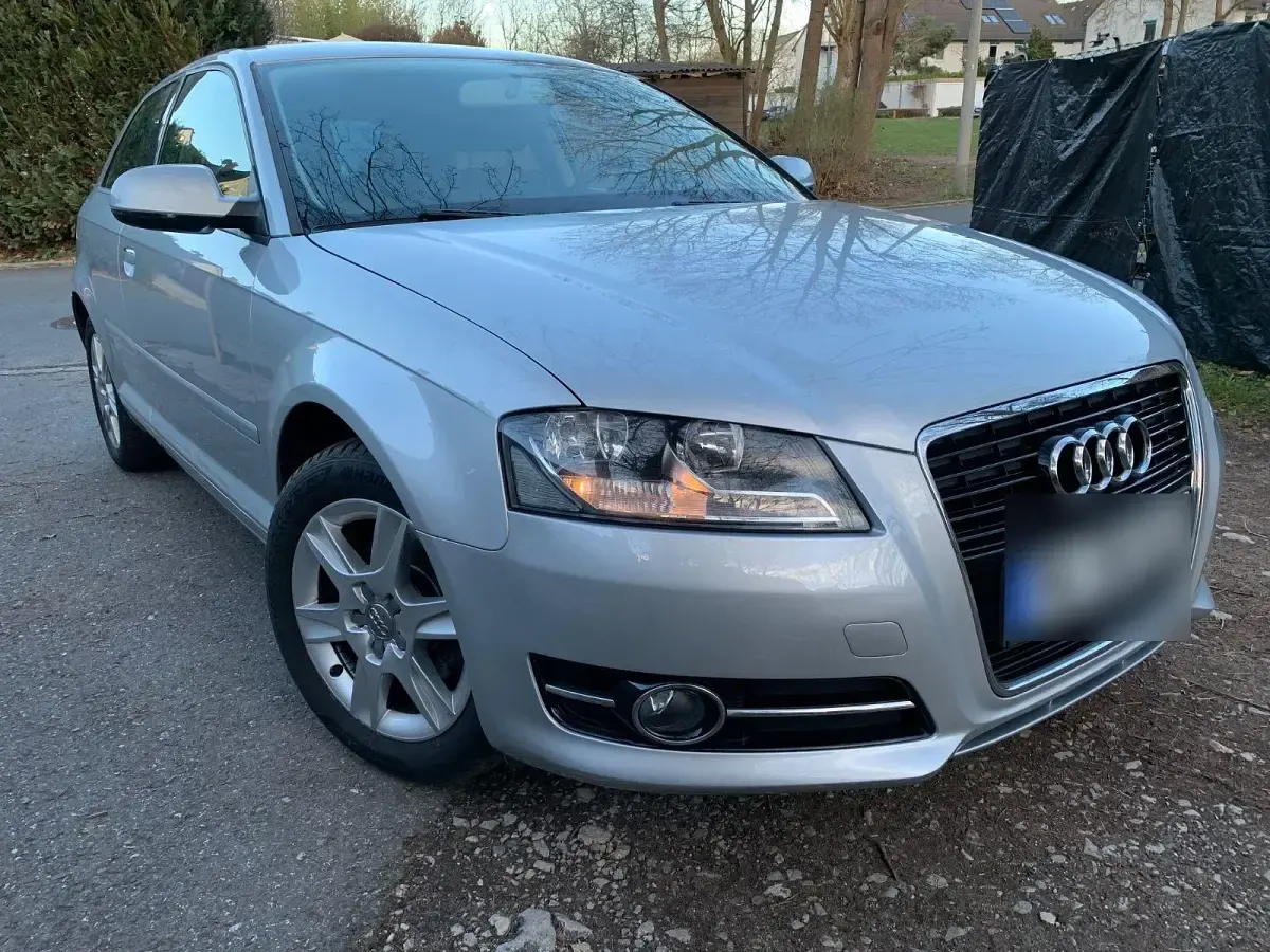 Second-hand Audi A3 Attraction 105 CP (77 kW) 2012 Argintiu Hatchback