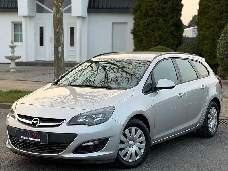Gebraucht Opel Astra Edition 110 PS (80 kW) 2014 Silber Kombi