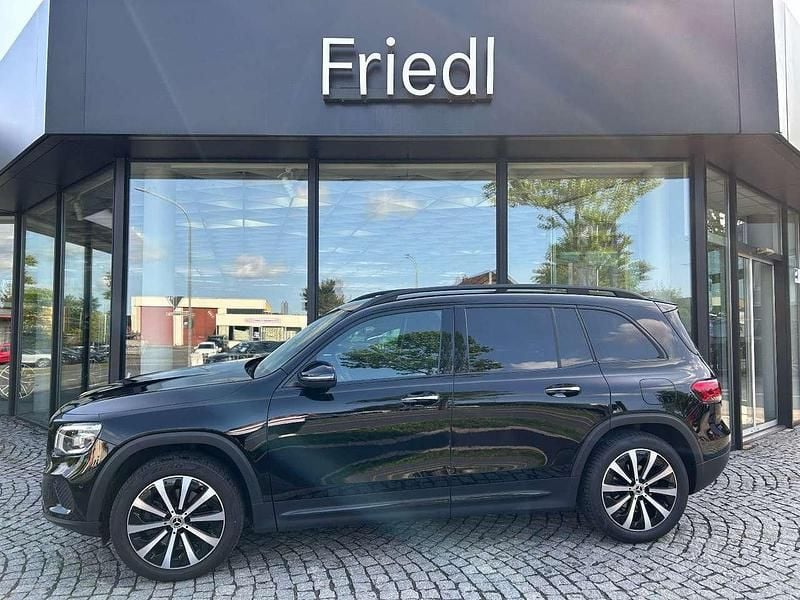 Schwarz Gebraucht 2023 Mercedes GLB200 Night SUV | 37.450 € (Guter Preis) - Bild 1/4