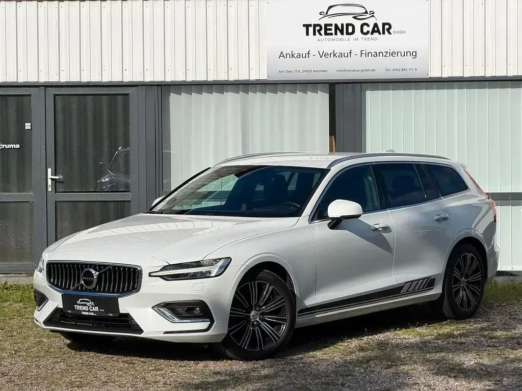 Gebraucht Volvo V60 Inscription 190 PS (139 kW) 2019 Weiß Kombi