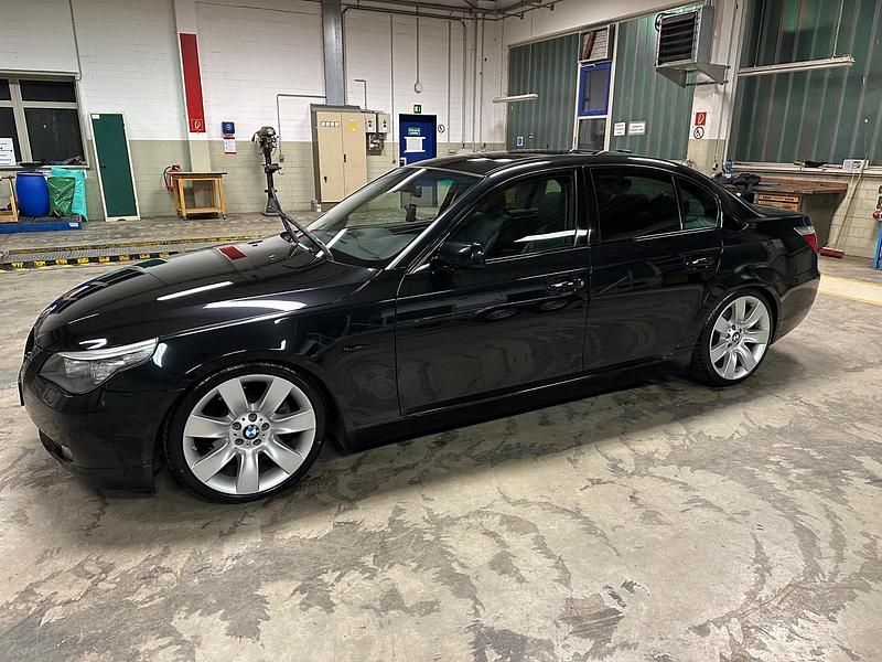 Gebraucht BMW 525 218 PS (160 kW) 2008 Schwarz Limousine