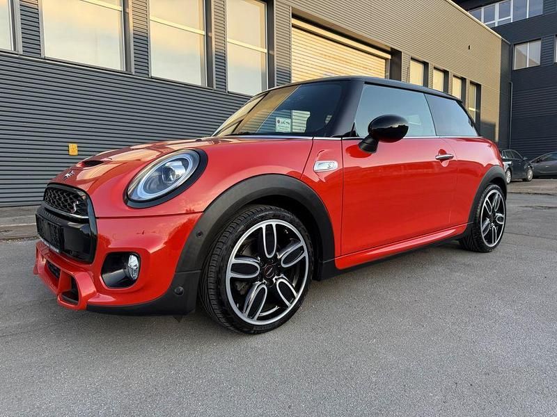 Gebraucht Mini Cooper S 192 PS (141 kW) 2019 Solaris orange metallic Kleinwagen