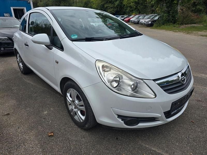 Gebraucht Opel Corsa Selection 69 PS (50 kW) 2010 Weiß Kleinwagen