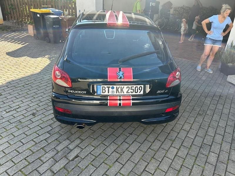 Gebraucht Peugeot 206 73 PS (53 kW) 2010 Schwarz Limousine