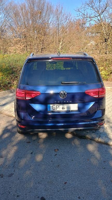 Gebraucht VW Touran Highline 150 PS (110 kW) 2022 Blau Van / Kleinbus