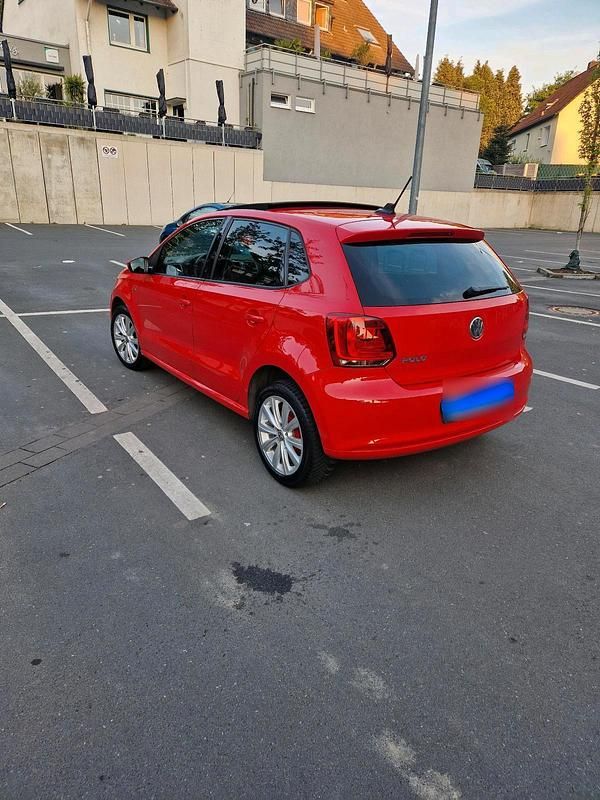 Gebraucht VW Polo 75 PS (55 kW) 2014 Rot Kleinwagen