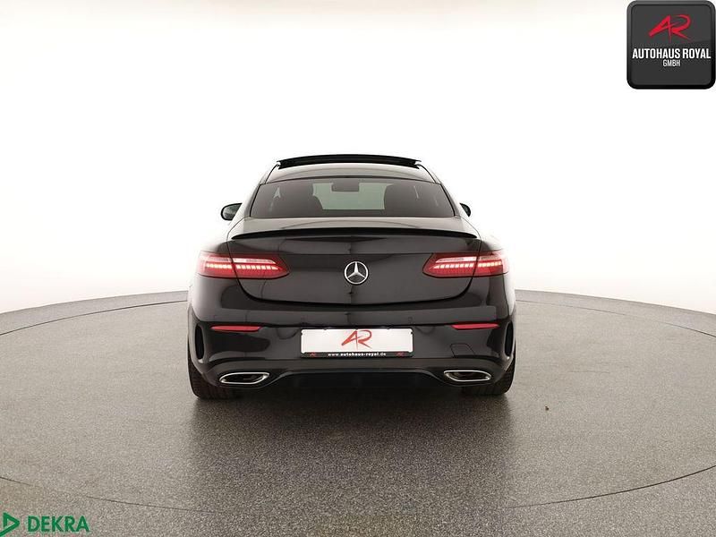 Gebraucht Mercedes E300 AMG 272 PS (200 kW) 2022 Schwarz Coupé