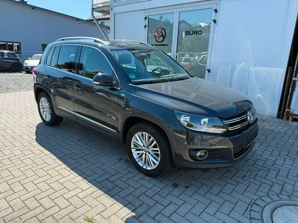 Gebraucht VW Tiguan Sportline 122 PS (89 kW) 2014 Grau SUV