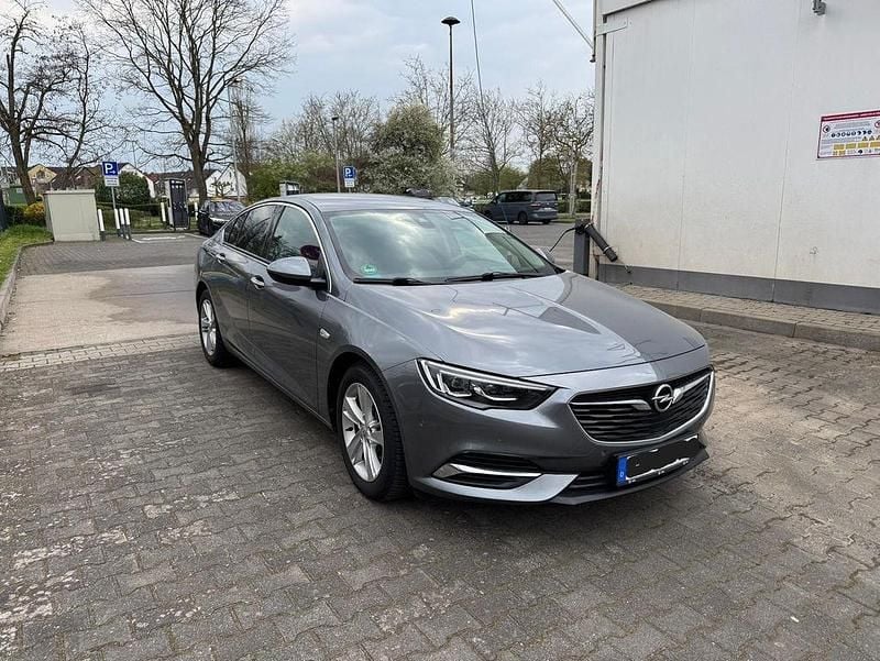 Gebraucht Opel Insignia 140 PS (102 kW) 2017 Grau Kombi