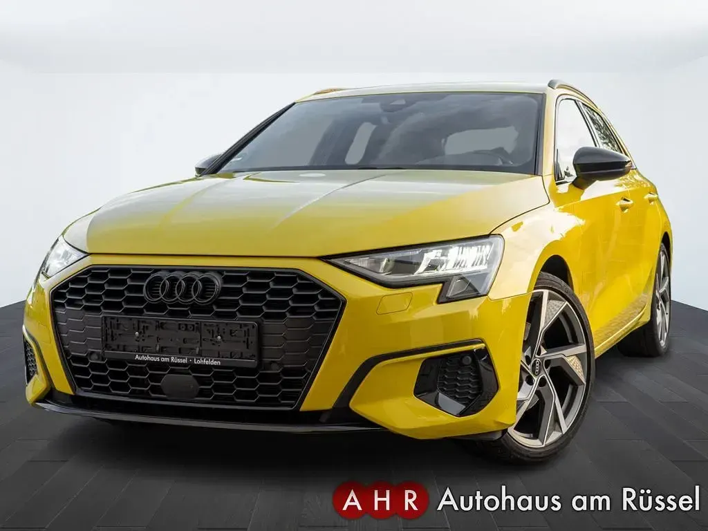 Gebraucht Audi A3 S-Line 150 PS (110 kW) 2023 Gelb Limousine