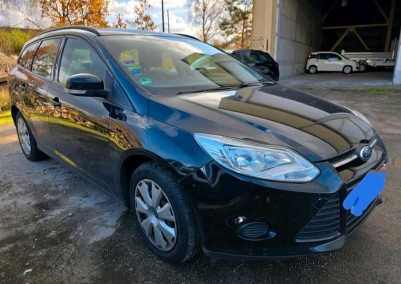 Gebraucht Ford Focus Trend 105 PS (77 kW) 2011 Schwarz Kombi