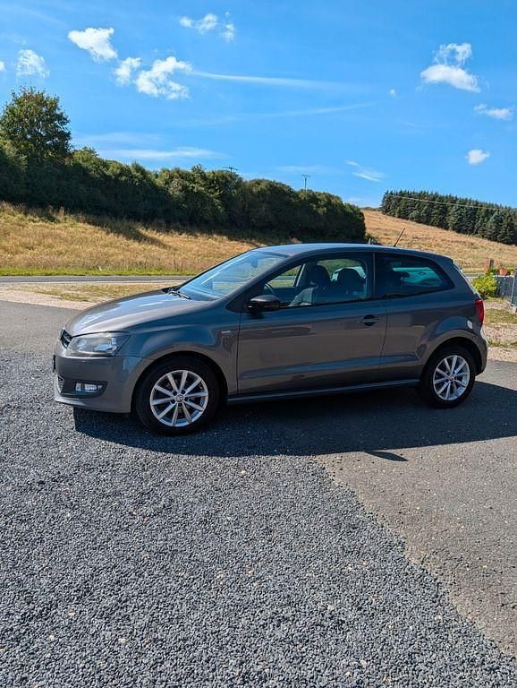 Silber Gebraucht 2012 VW Polo Kleinwagen | 4.995 € (Fairer Preis) - Bild 1/4