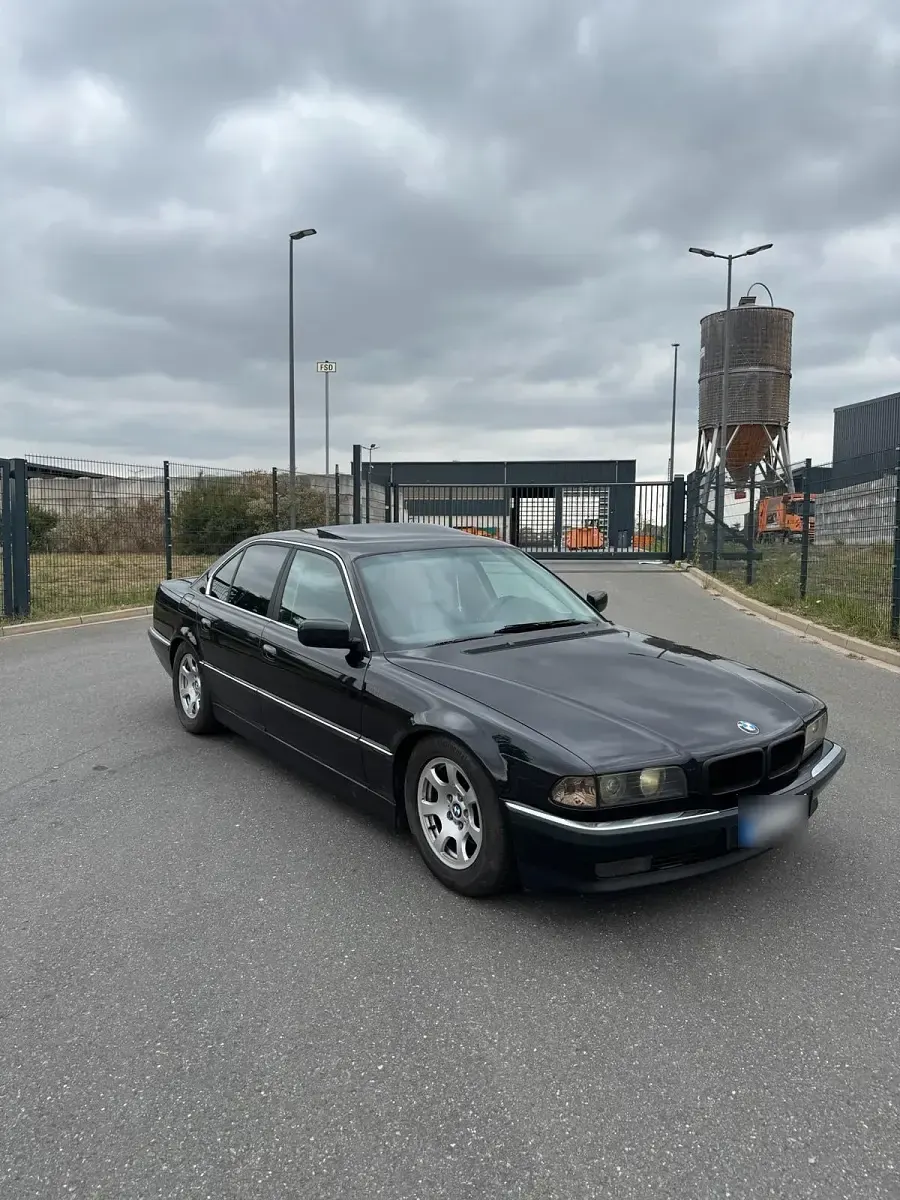 Gebraucht BMW 728 193 PS (141 kW) 1998 Schwarz Limousine