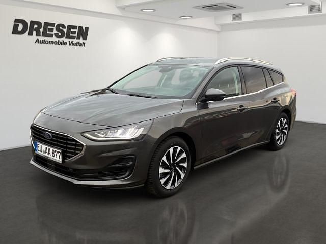 Gebraucht Ford Focus Titanium 125 PS (91 kW) 2025 Rot Kombi