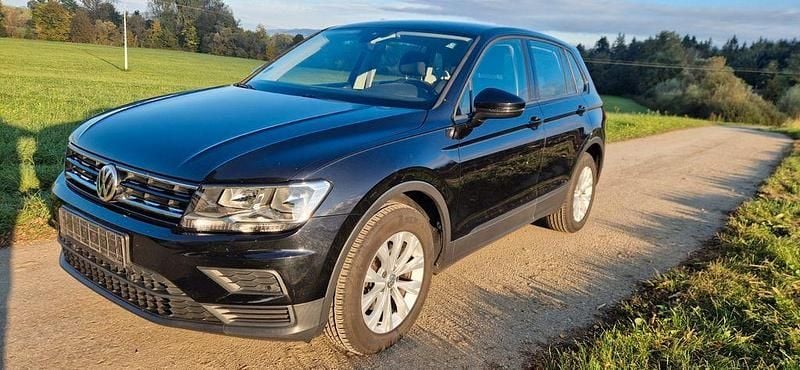 Schwarz Gebraucht 2016 VW Tiguan SUV | 13.890 € (Guter Preis) - Bild 1/4