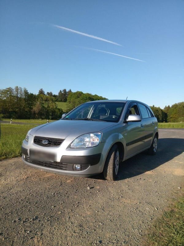 Silber Gebraucht 2006 Kia Rio 2 Kleinwagen | 2.199 € (Fairer Preis) - Bild 1/4