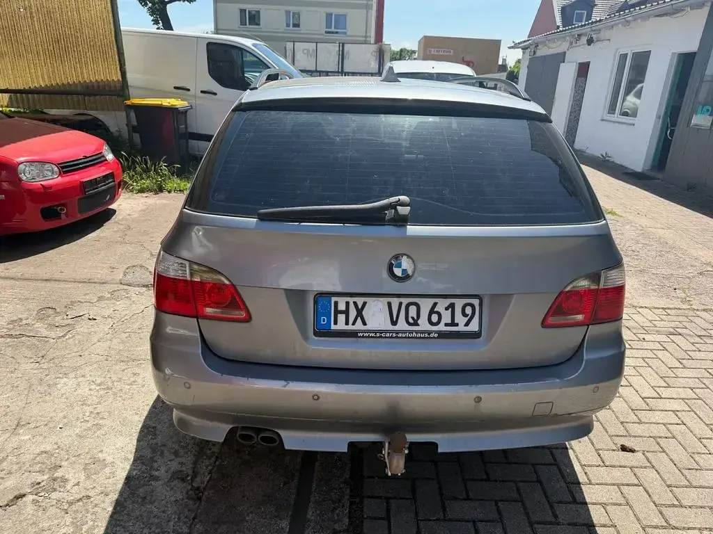 Gebraucht BMW 525 177 PS (130 kW) 2005 Grau Kombi