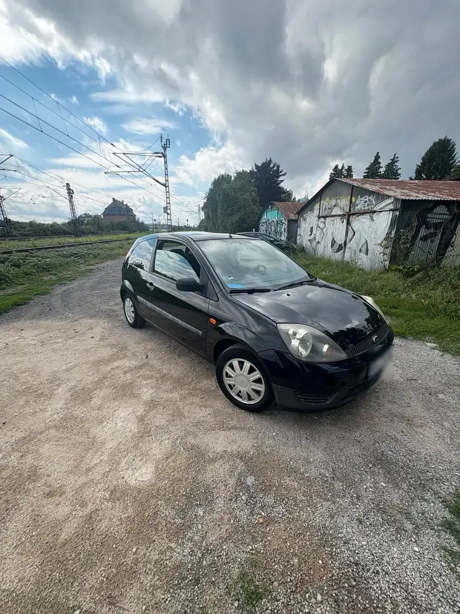 Gebraucht Ford Fiesta 72 PS (52 kW) 2007 Schwarz Kleinwagen