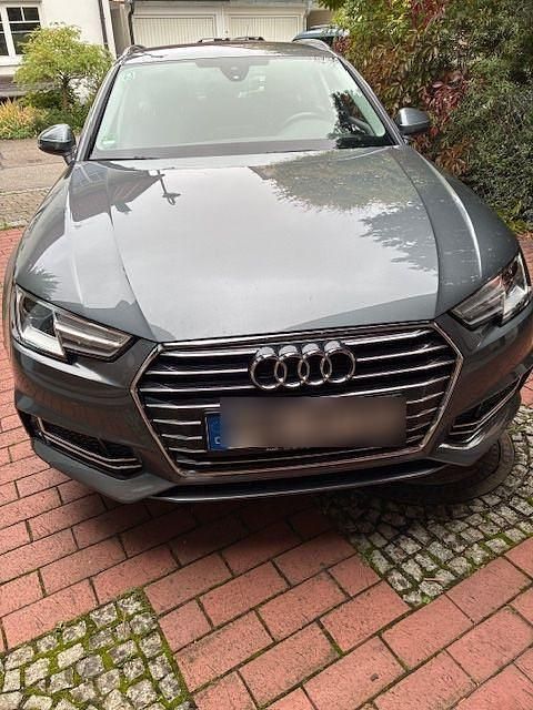 Grau Gebraucht 2019 Audi A4 Design Kombi | 19.000 € (Superpreis) - Bild 1/4