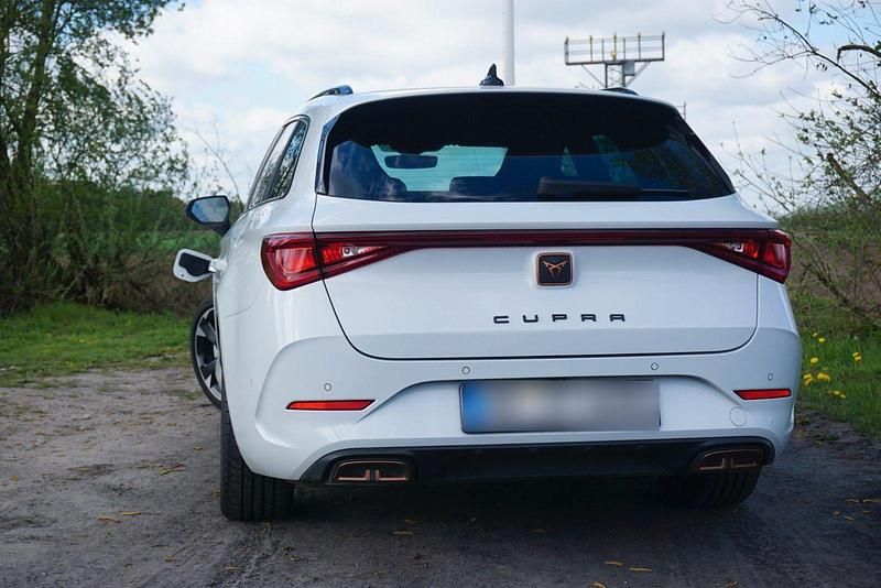 Second-hand Cupra Leon 204 CP (150 kW) 2024 Alb Break