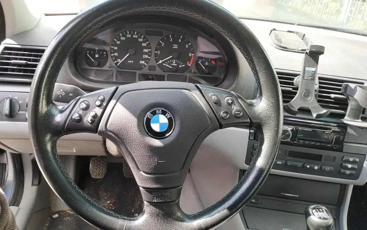 Gebraucht BMW 318 118 PS (86 kW) 1998 Blau Limousine