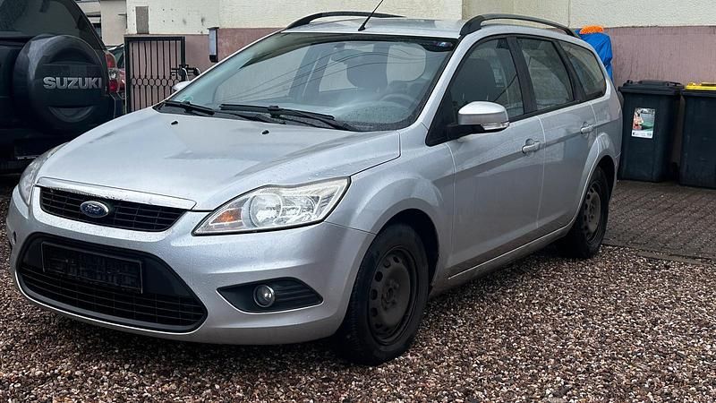 Gebraucht Ford Focus 109 PS (80 kW) 2010 Silber Kombi