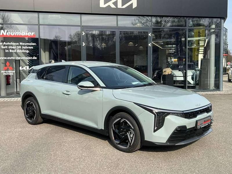 Neu Kia K4 150 PS (110 kW) 2026 Grün Limousine