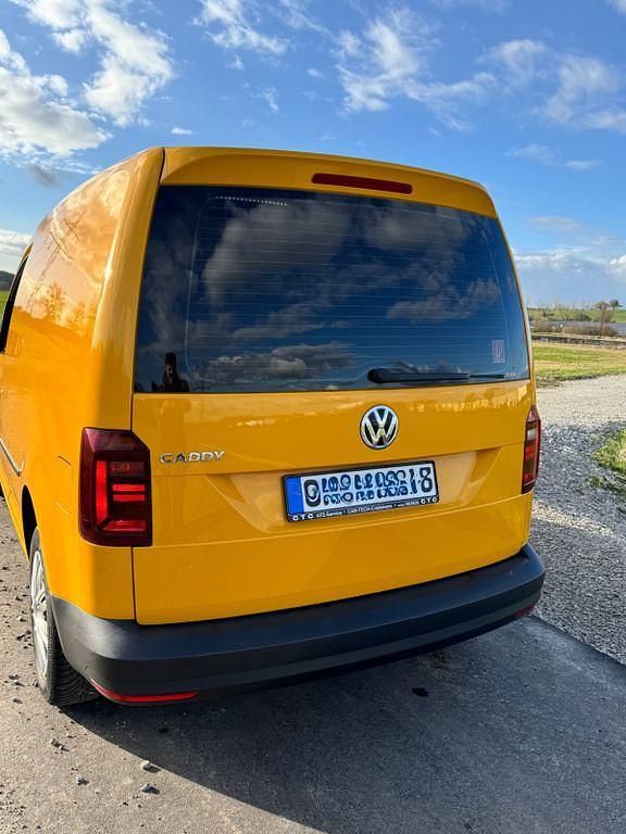 Gebraucht VW T6.1 102 PS (75 kW) 2020 Gelb Van