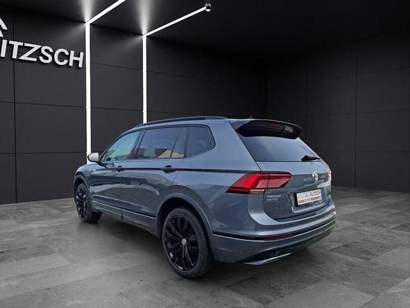 Gebraucht VW Tiguan Allspace Highline 239 PS (175 kW) 2020 Platinum grey metallic SUV