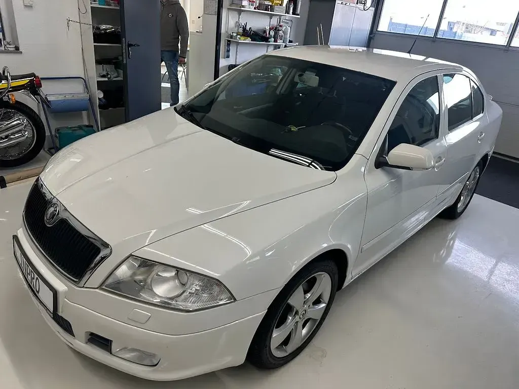 Gebraucht Skoda Octavia Sport 160 PS (117 kW) 2008 Weiß Limousine