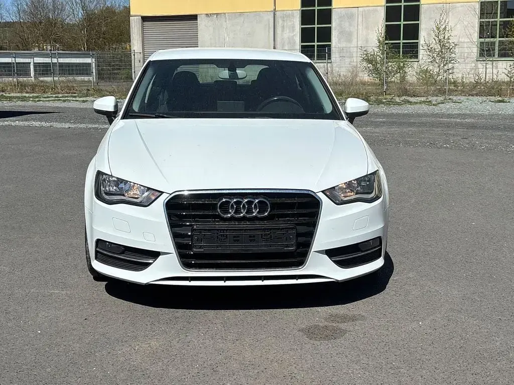 Second-hand Audi A3 Attraction 105 CP (77 kW) 2014 Alb Hatchback