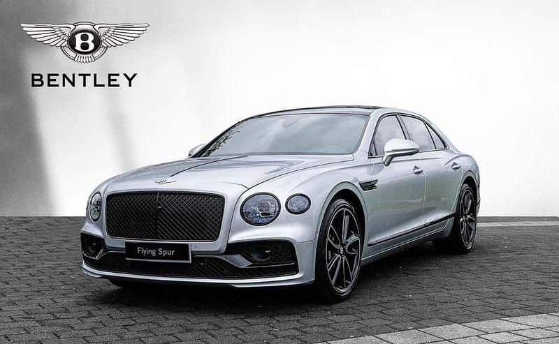 Gebraucht Bentley Flying Spur 551 PS (405 kW) 2024 Silber Limousine