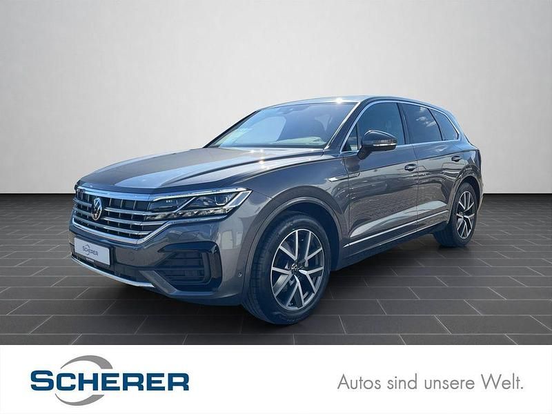 Siliziumgrau metallic (metallic) Gebraucht 2023 VW Touareg R-line SUV | 58.700 € (Superpreis) - Bild 1/4