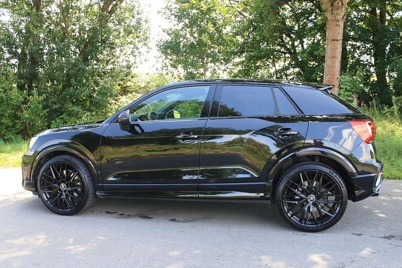 Gebraucht Audi SQ2 Comfort 300 PS (220 kW) 2024 Schwarz SUV