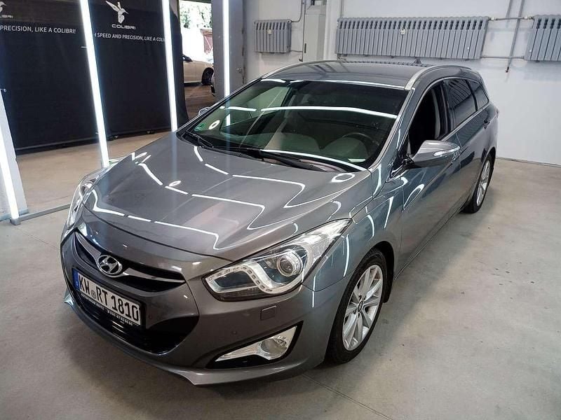 Grau Gebraucht 2013 Hyundai i40 Comfort Kombi | 10.950 € (Etwas zu teuer) - Bild 1/4