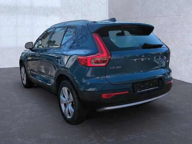 Gebraucht Volvo XC40 Core 197 PS (144 kW) 2023 Fjord blue / (metallic) SUV