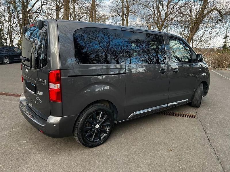 Gebraucht Toyota Proace Executive 177 PS (130 kW) 2020 Grau Van / Kleinbus