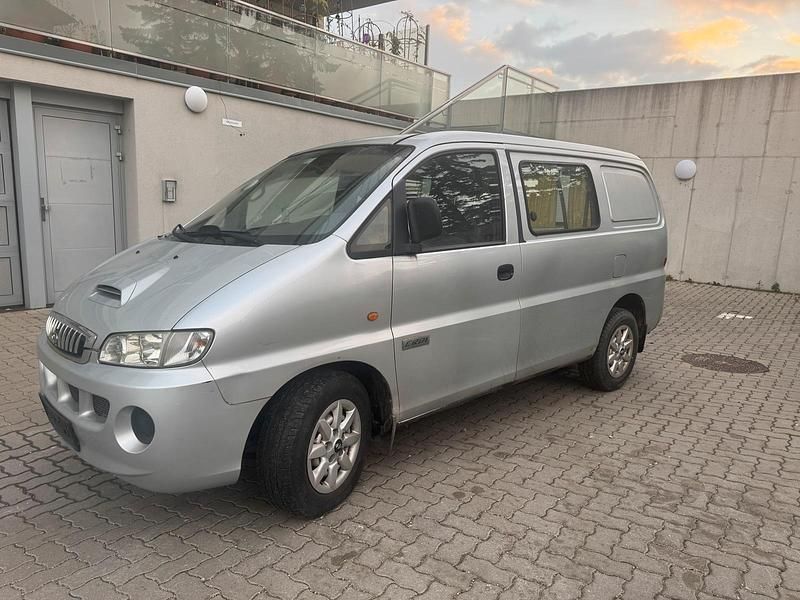 Silber Gebraucht 2006 Hyundai H-1 Van | 1.300 € - Bild 1/4