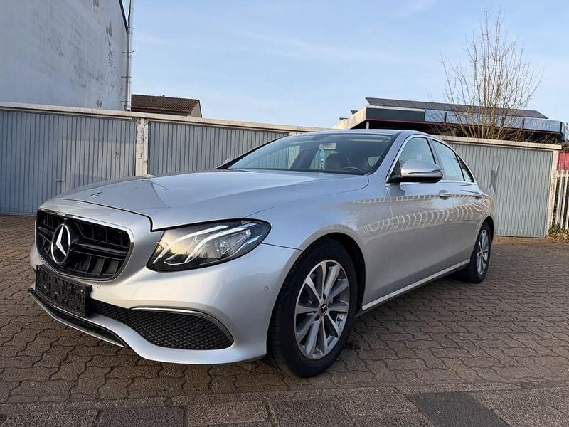 Gebraucht Mercedes E200 160 PS (117 kW) 2020 Silber Limousine