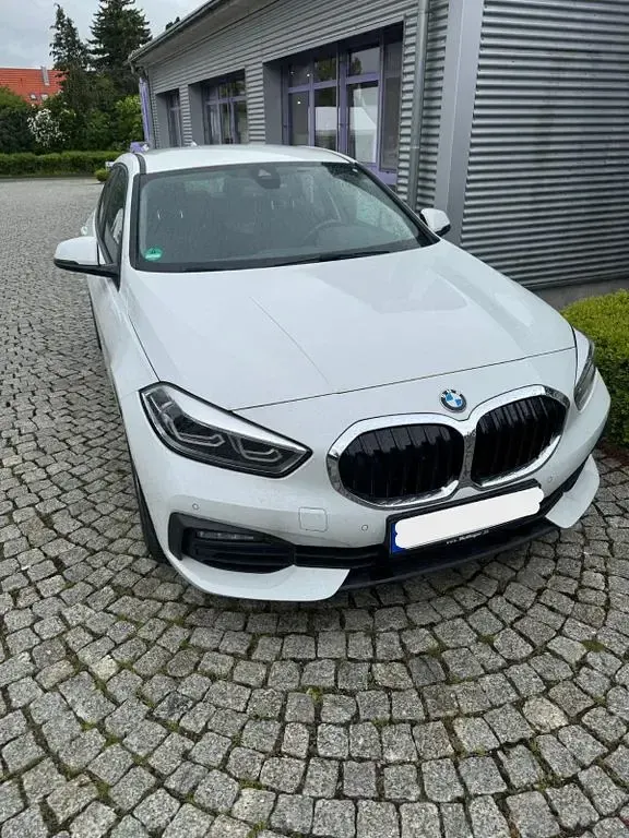Gebraucht BMW 116 109 PS (80 kW) 2021 Weiß Kleinwagen