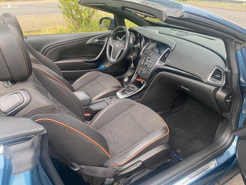 Gebraucht Opel Cascada Edition 140 PS (102 kW) 2014 Blau Cabrio