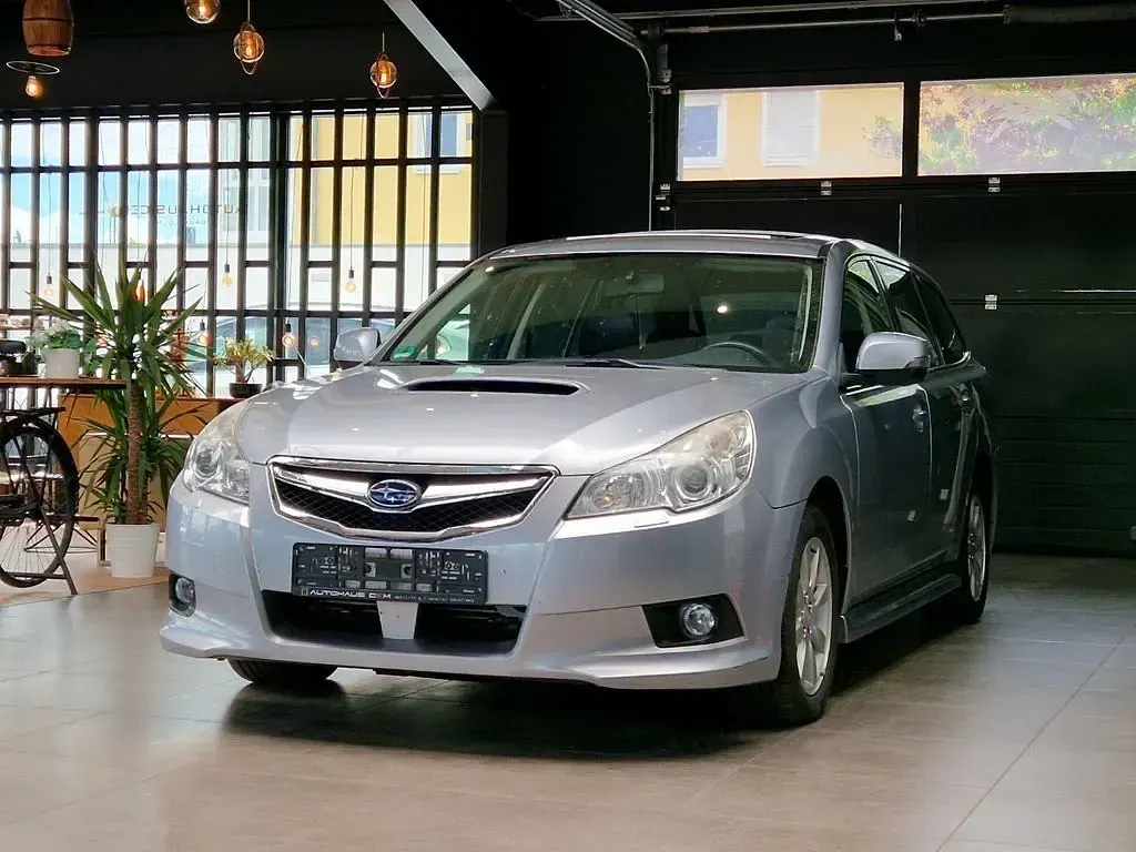 Käytetty Subaru Legacy Active 150 HP (110 kW) 2012 Hopea Sedan