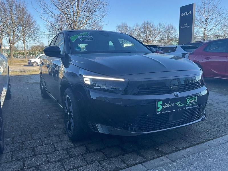 Gebraucht Opel Corsa-e 100 kW (136 PS) 2023 Lackierung schwarz perla nera/ Kleinwagen