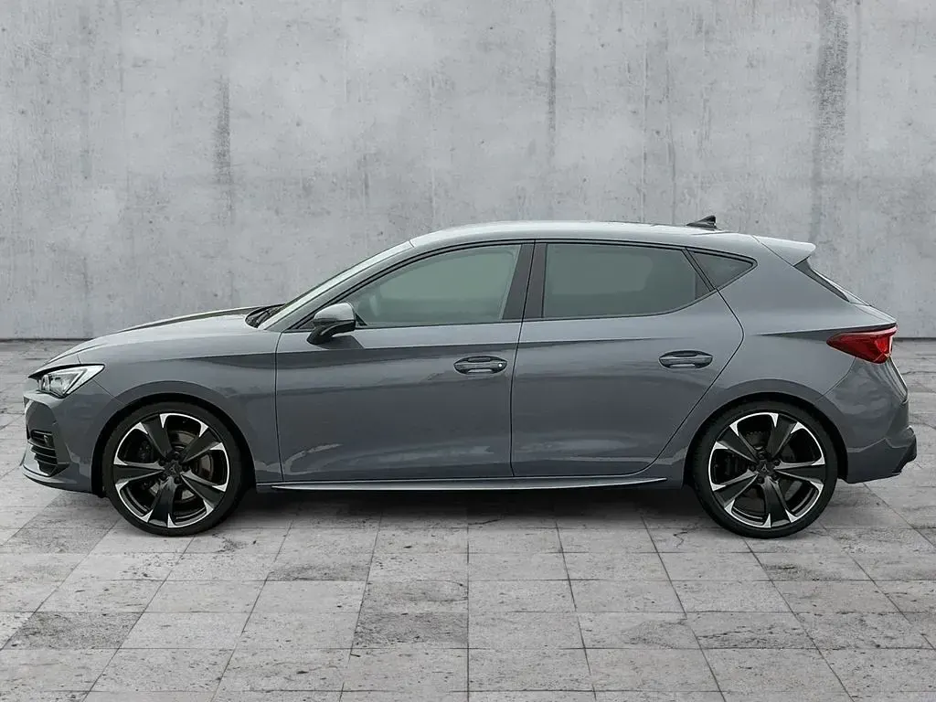 Używany Cupra Leon VZ 300 KM (220 kW) 2021 Szary Sedan/Limuzyna